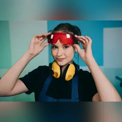 萧君